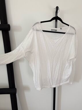 Vince White Oversized Sheet V-Neck Long Sleeve Tee